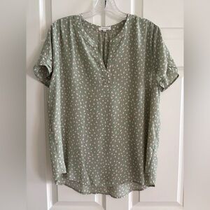 Pleione V-neck top. Size Medium. Like New. Pretty sage green